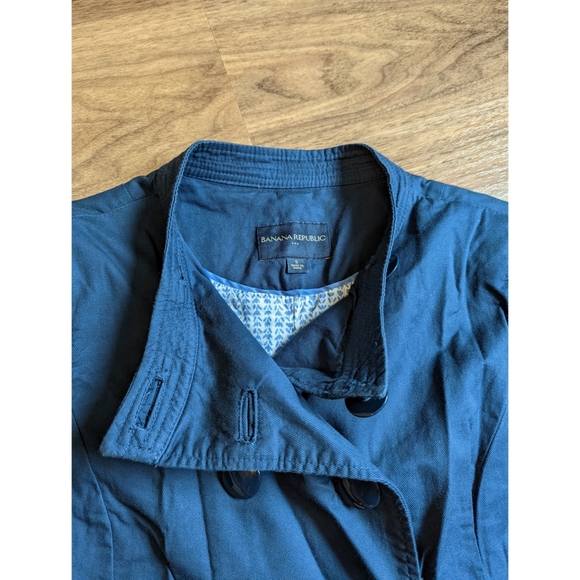 Banana Republic | Trench Coat - Picture 2 of 4